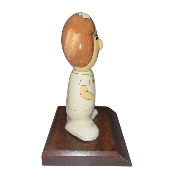 Vintage Ceramic/Resin Nurse Figurine with Wood Base 5.7" tall, Signed & Dated - Picture 5 of 11